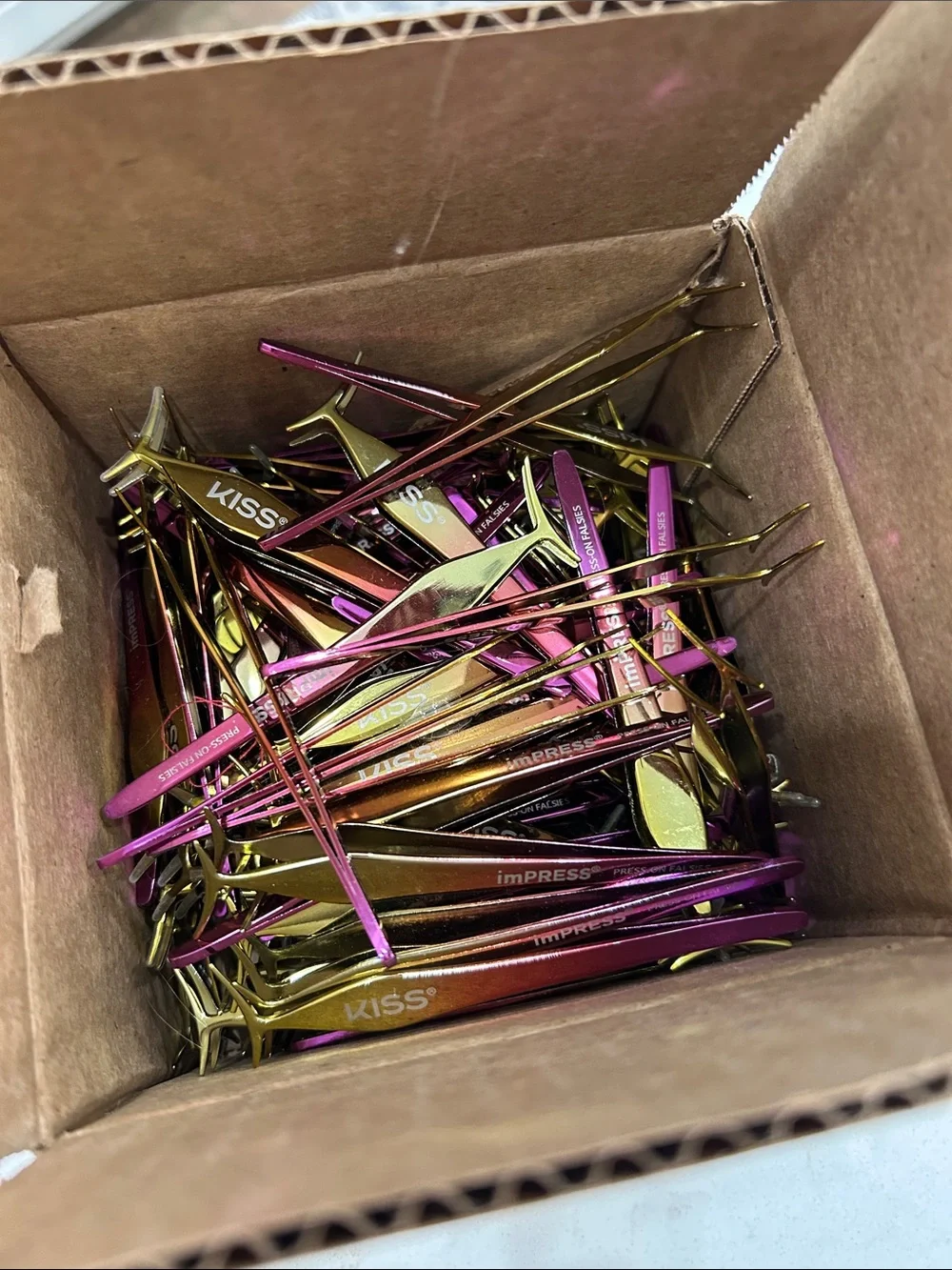Brand new KISS Metallic Pink & Gold  tweezers bulk- imPRESS Tweezer Pack of 97
